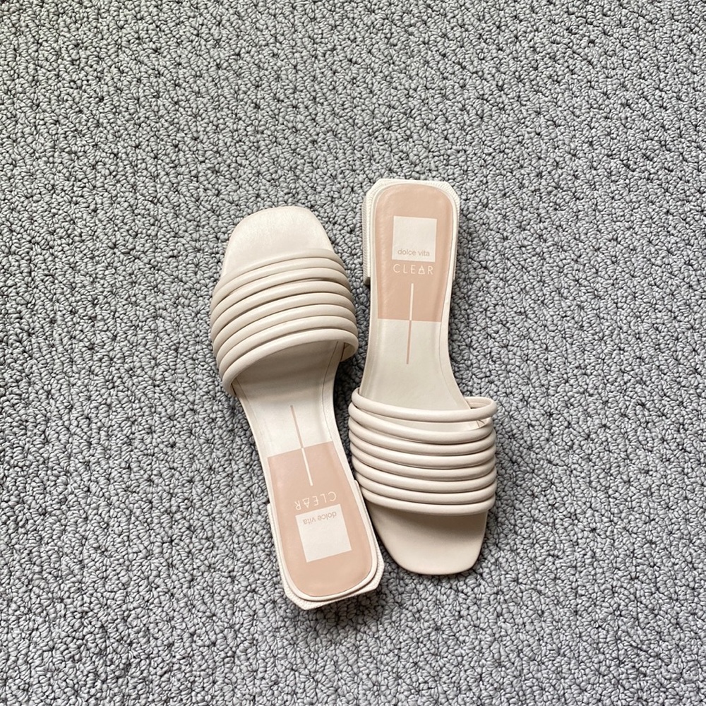 Dolce Vita Hazil Sandal. NWOT